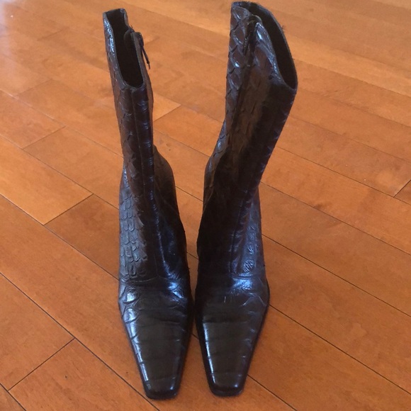 Rare Dolce Vita Black crocodile embossed boots. - Picture 3 of 7